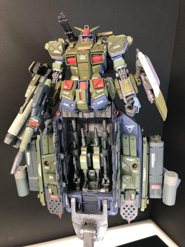 ガンダムスカイ形態です、Gアーマーペイロード内には予備のビームライフルとマシンガンを内蔵してます
