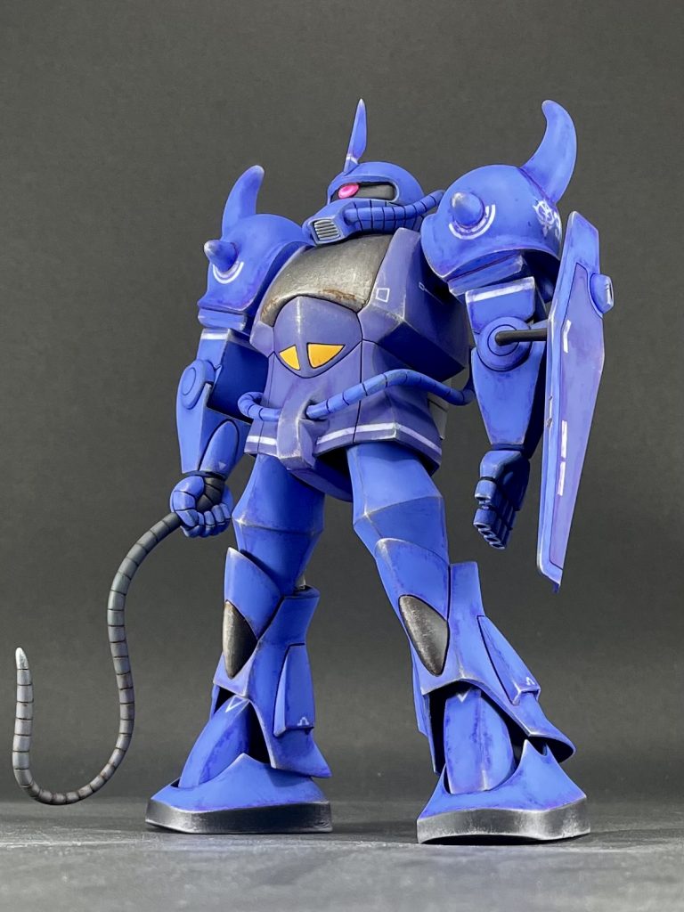 下からあおってみました。グフはあおりからがよく似合うと思います。