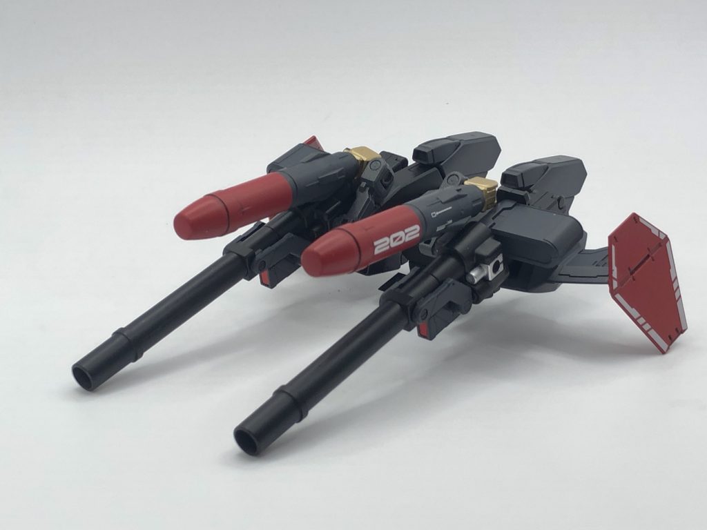 飛行ユニットや各種アーマーは取り外し可能。