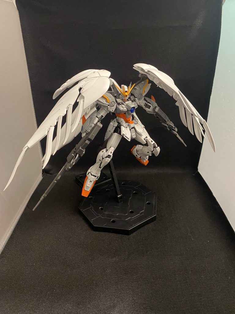 問題の撮影ブース。幅をとるMGの撮影は本当に厳しいかと。ただしポージングは大満足。