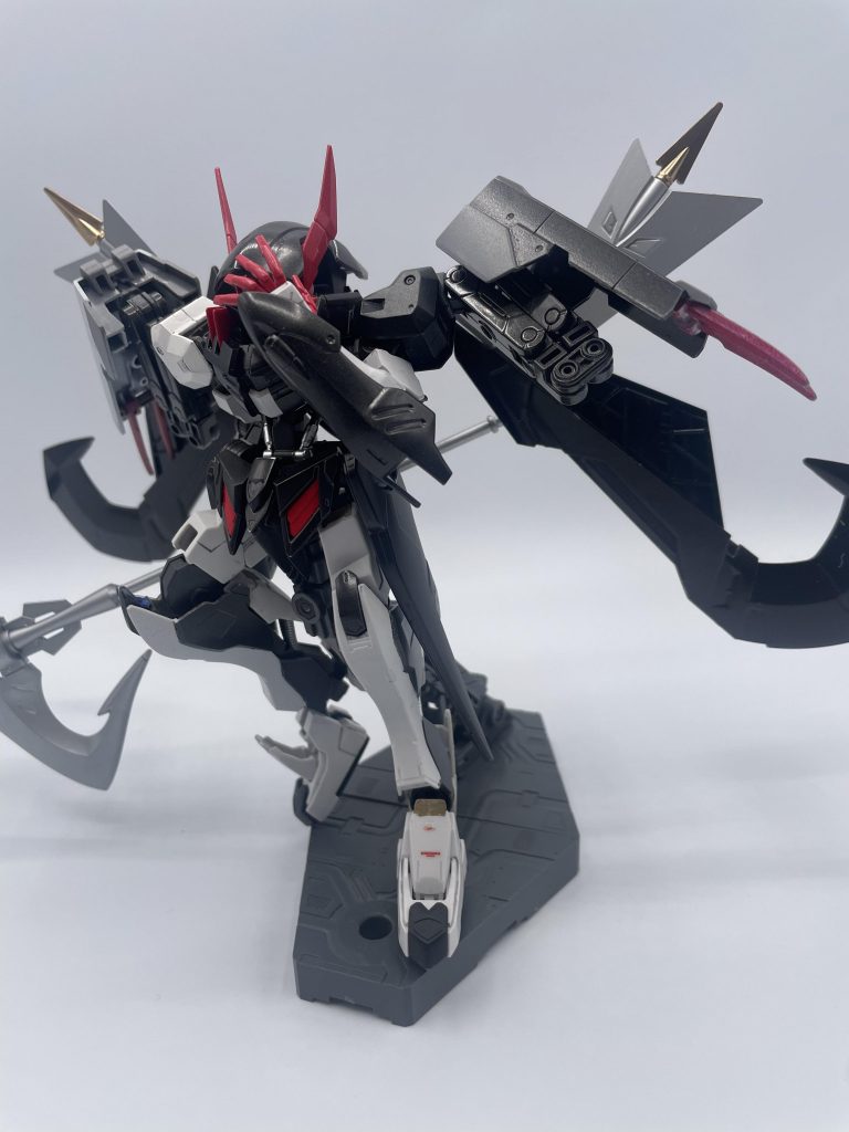 フードかぶった厨2っぽい感じ!結構お気に入りのポーズです!