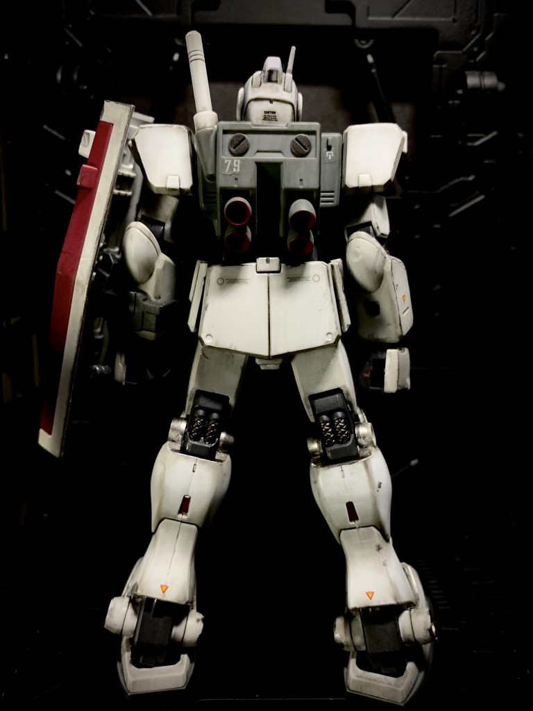 デカールもかなり控えめにしておきました。所々、金属表現でメタリックシルバーで部分塗装を追加。今回もアクシデント発生…アンテナシャープ化する際に、ニッパーが深く入り過ぎてしまい泣く泣くアンテナ短く調整…。やっぱりバランス悪いですねw