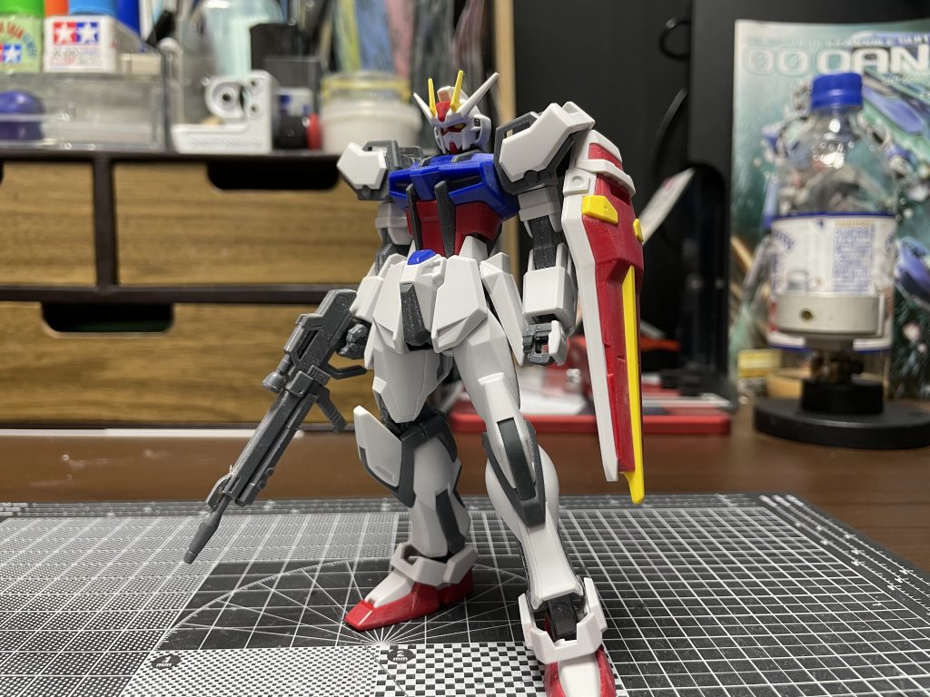 塗装前。600番からヤスリかけてヒケ埋めたり合わせ目に一部段落ち作ったりした程度。