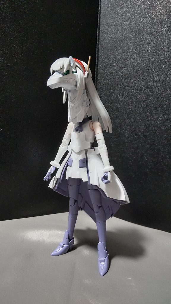 UMA娘ヘッドは以前作ったギャン子ショーグンのタイプの色違いになります。またアクセサリーとして、アンテナ付きヘアバンドを身に着けさせています。