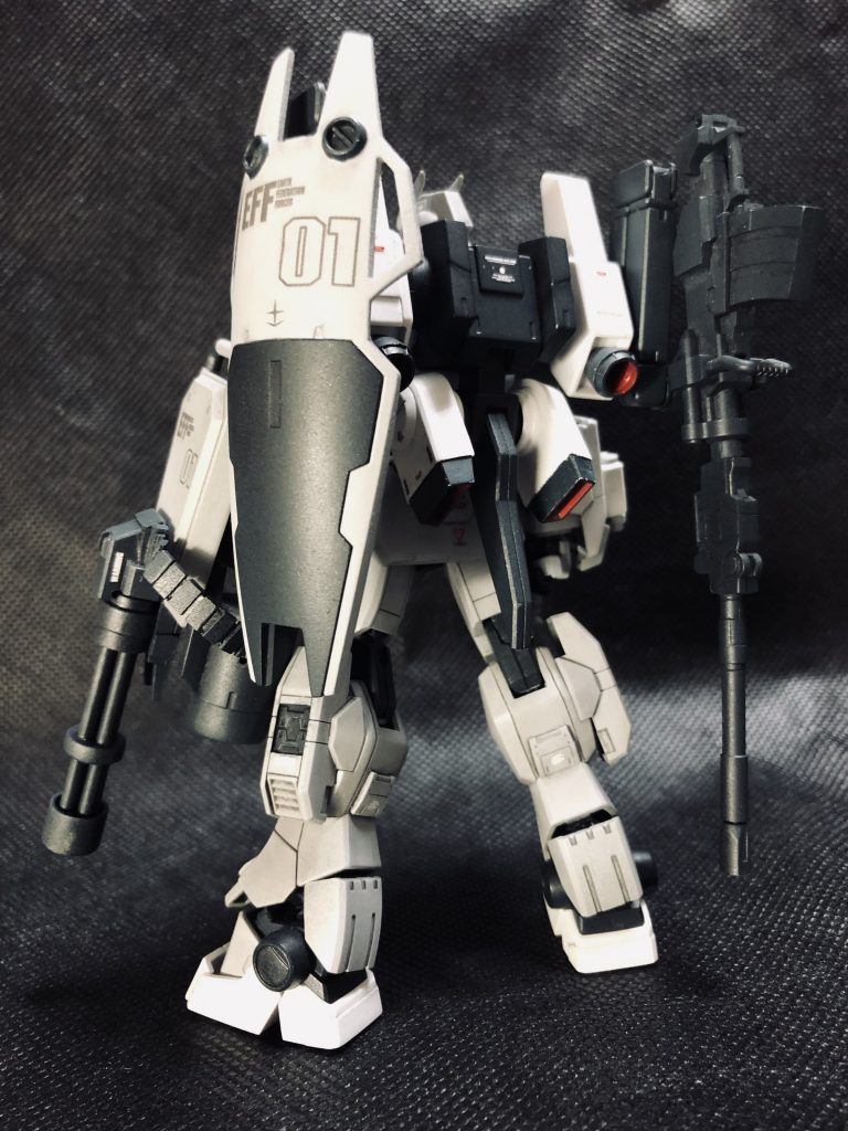 重装仕様 背面バックパックの武装を盛り盛りにした結果、ただでさえバランスの悪いEz-SRがさらに不安定になってよく倒れます😑