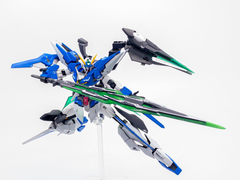 GNソードⅤとソードビットを連結しバスターソードに