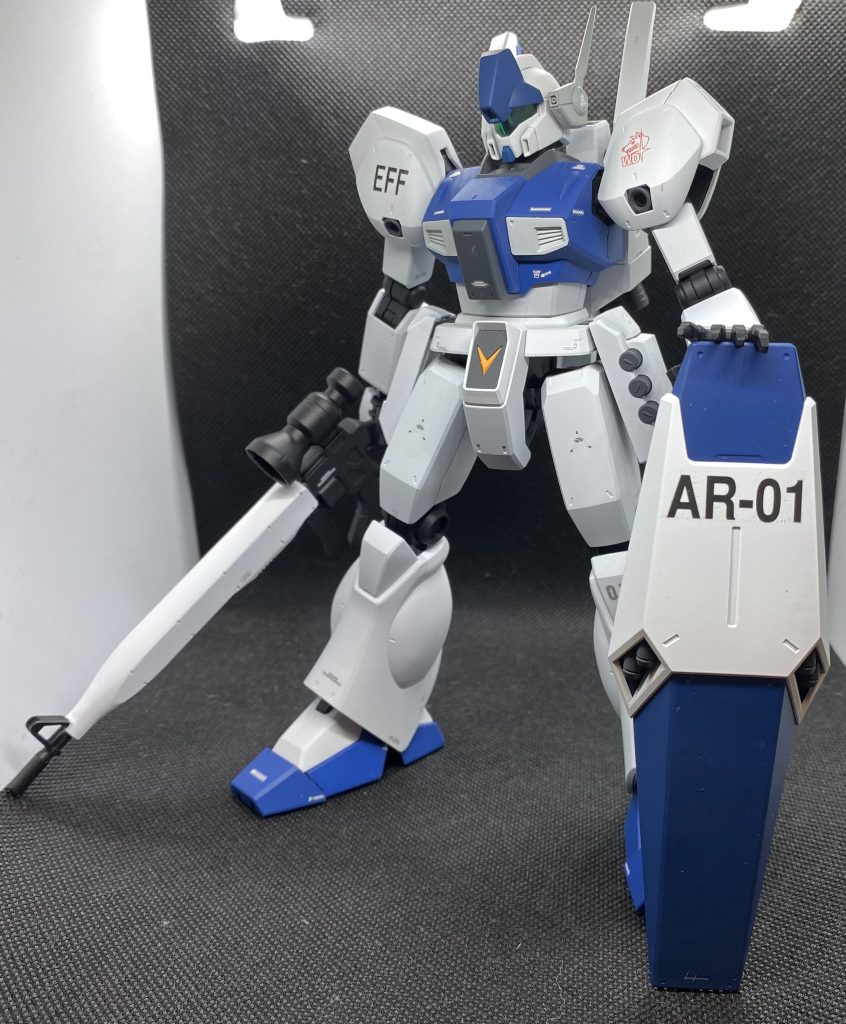 シールドのデカール配色などはジムスナイパーIIWDを参考にしてみました