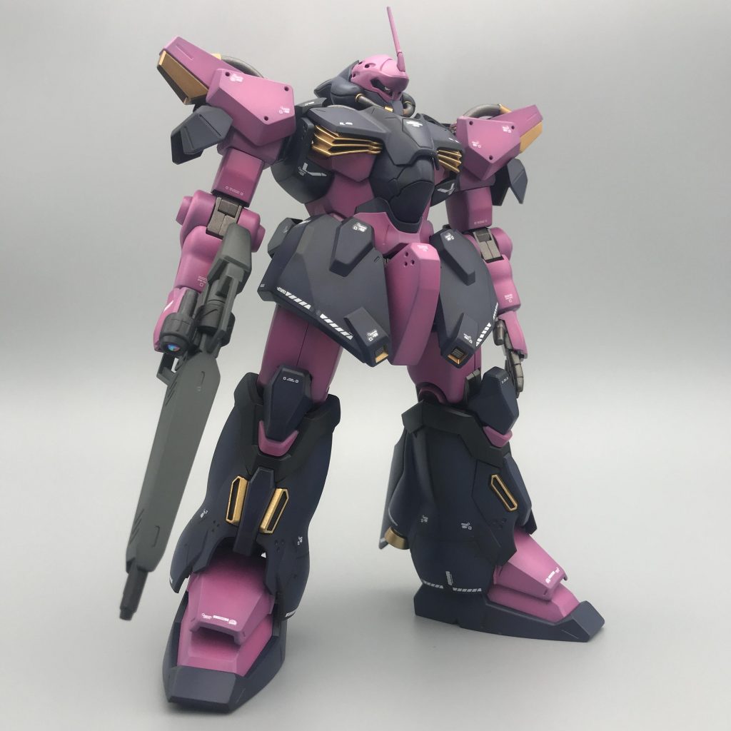 デカール多めで