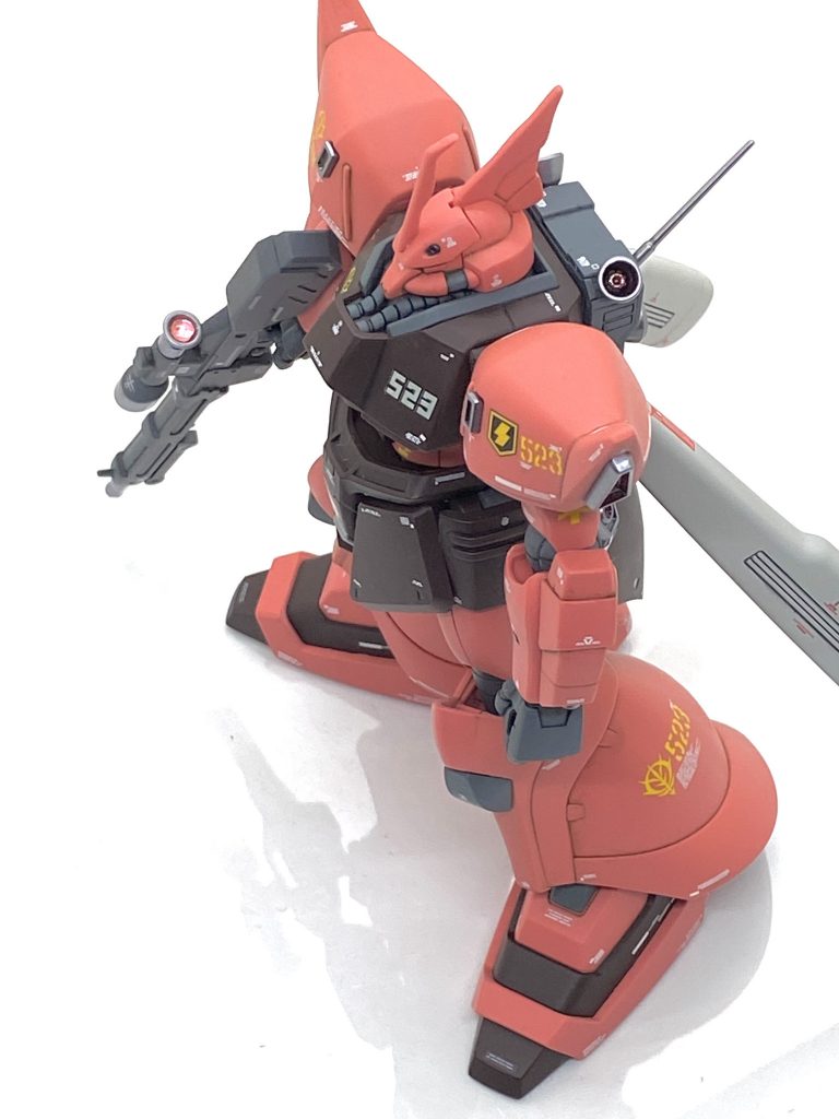 メタリック以外の部分は最後に(クレオス)Mr.カラーGXスーパースムースクリアーを吹き付けております。