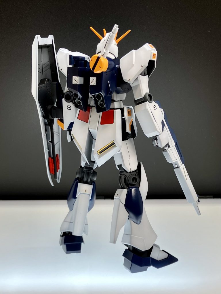 EGνガンダム–3枚目/制作者：ニシオモケイテン