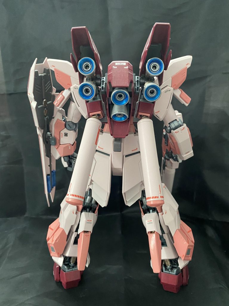 薄いピンクと濃いピンクは水性のスプレー塗料でランナー塗装！フレームはスプレーのパール塗装！あずき色のみラッカー塗装です！