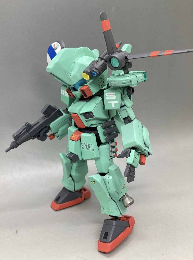 ゲームに出ているときの武器も製作。マシンガンに