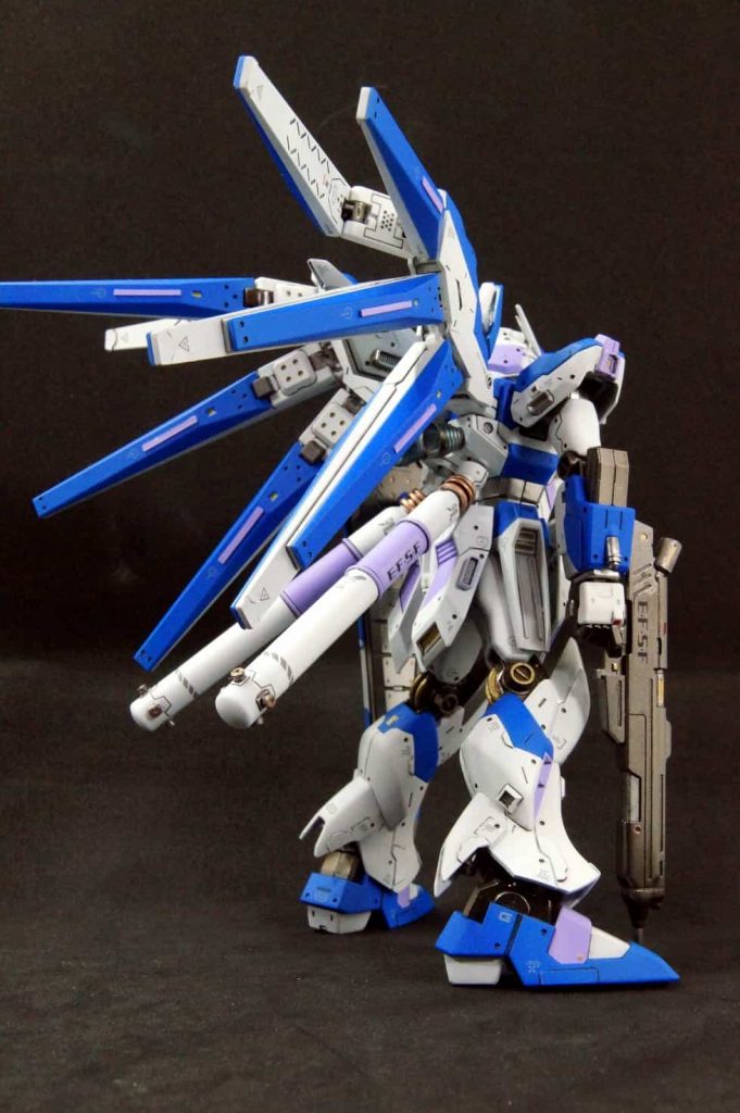 この角度が格好いいんですが、すぐに倒れるんですよね。