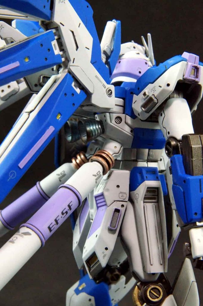 HGをディテールアップ「Hi-νガンダム」増加装甲など–5枚目/制作者:とおる