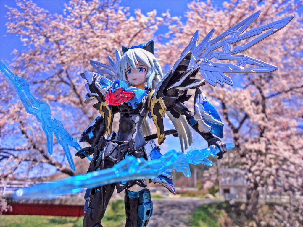 クリアーパーツの青が晴天の空に映えます。