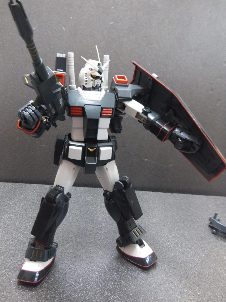 カッティングシートは黒・赤・金・メタルシルバーを使用しています。