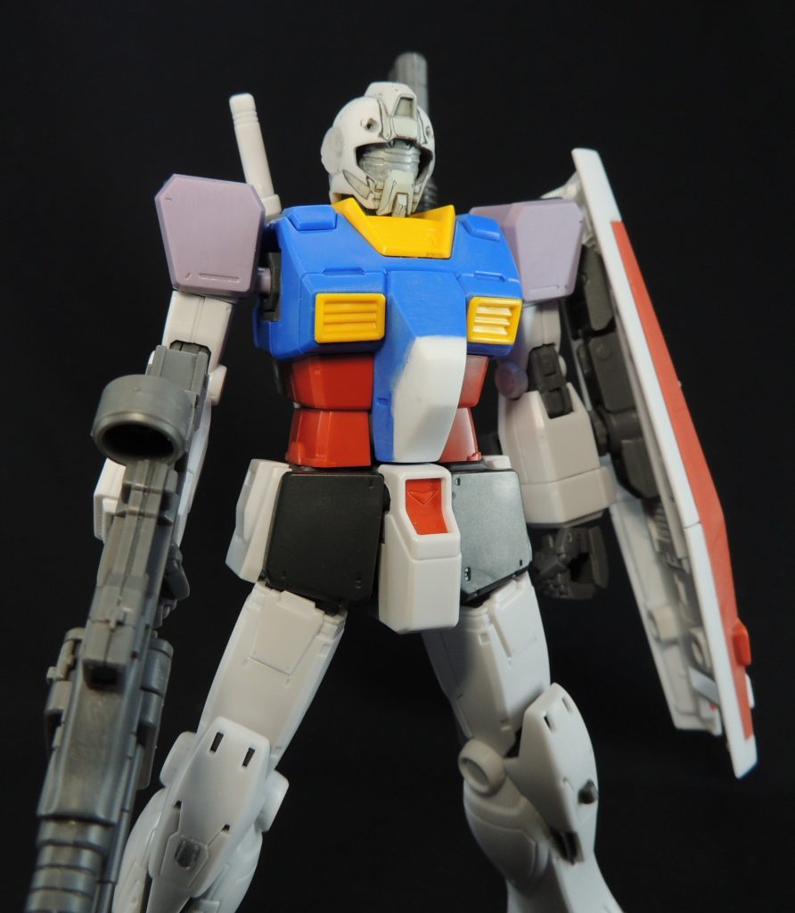 ガンダムの可動部分をそのまま生かしているため、よく動きます。