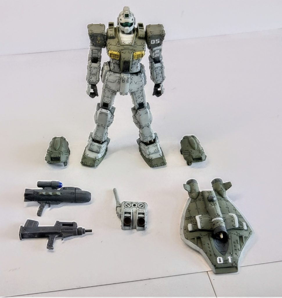 今回バックパックと脚部推進ユニットを脱着式にしたのでパーツの差し換えで通常のジムにも換装できるようにしました。