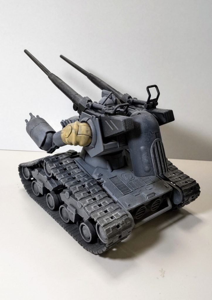 ウォッシングからのドライブラシで、やっぱりガンタンクは戦車なんだなと。博物館に入ってそうなのでホコリがリアリティを生んでいる。。。