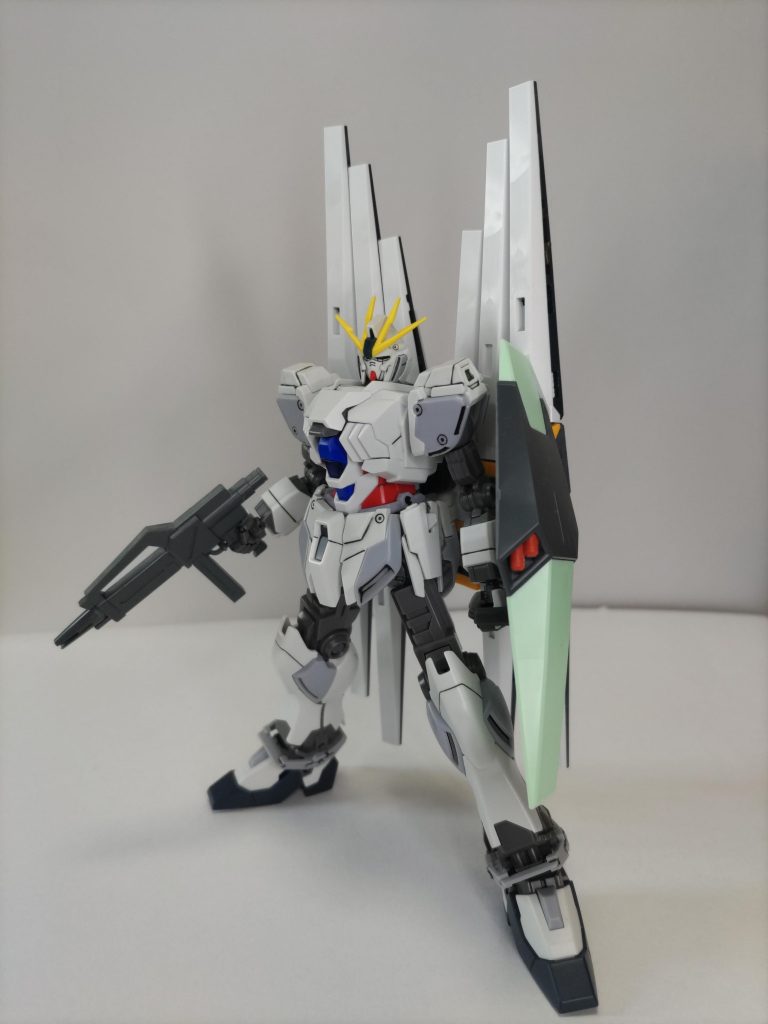 フィン・ファンネルのレイアウト案。ファンネルは、セメダインのBBXで貼り付けています。