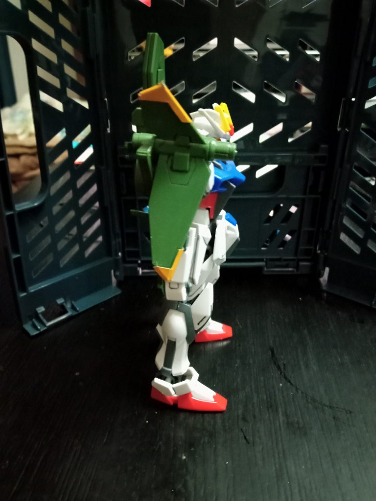 ランチャーストライカー装着の右側この肩のパーツの装着が苦労したな( ̄▽ ̄;)あとはエールストライカーとガンバレルストライカーのみやエールは本体買えばOKだが、ガンバレルは修正不可能な壊れたので、再購入しなくちゃならない。。。本隊も購入しなくちゃならないから。、。全て揃うのはまだまだのようだ( ̄▽ ̄;)