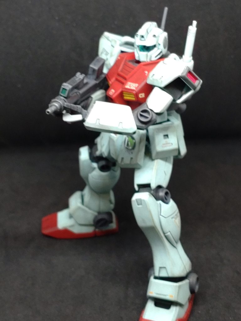 マシンガンを構えて