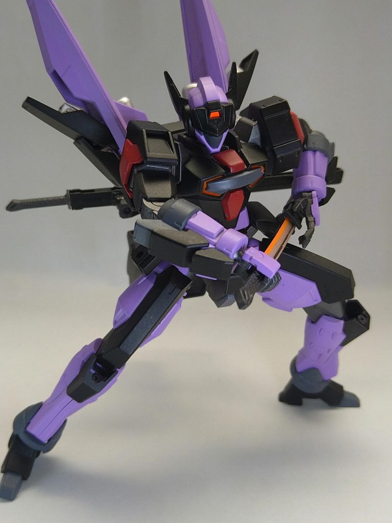 背中のブースターがばかっとひらきますよね。