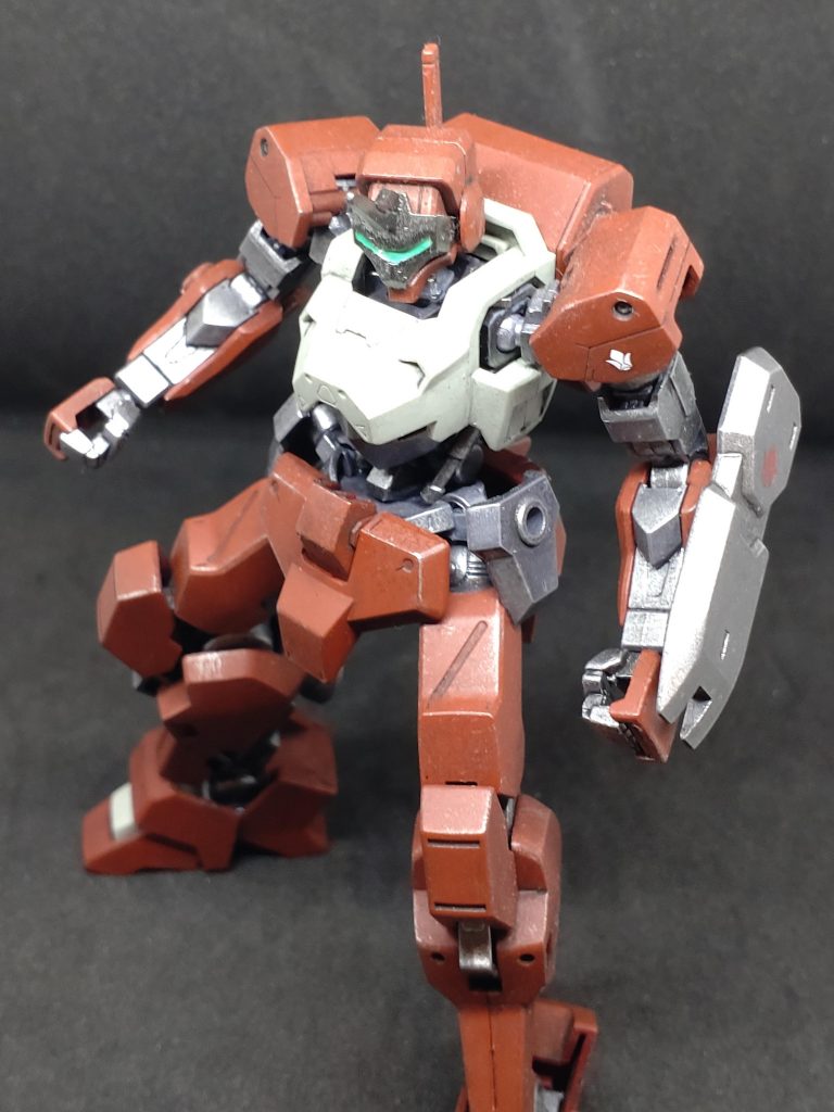 武器は左腕のガントレットしか付属してませんでした。