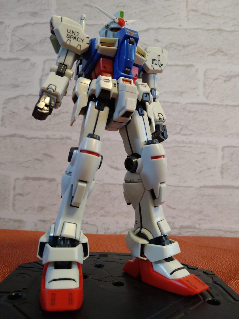 下から見上げる感じ撮ってみました実際にガンダム見ている感じですねこれからも頑張りたいです