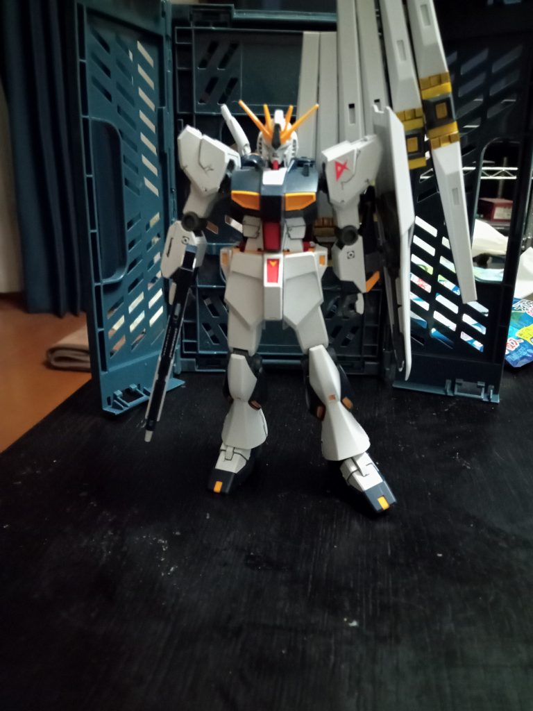 HGUCのνガンダムのフィンファンネルを装着。前はこんな感じ。カッコイイな(*^^*)