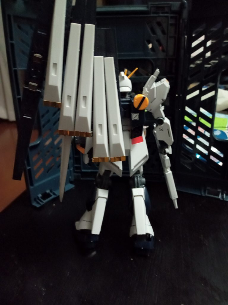 ファンネル付きの後ろ。ファンネルは素組みした時のものです( ̄▽ ̄;)