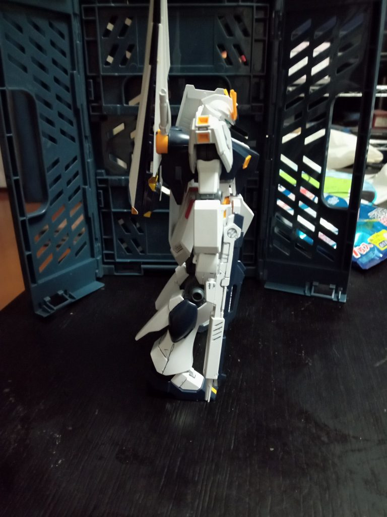 ファンネル付きの右側。やっぱ、寂しい( ̄▽ ̄;)