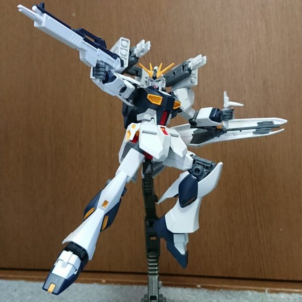 EG νガンダム (アームアームズ装備)