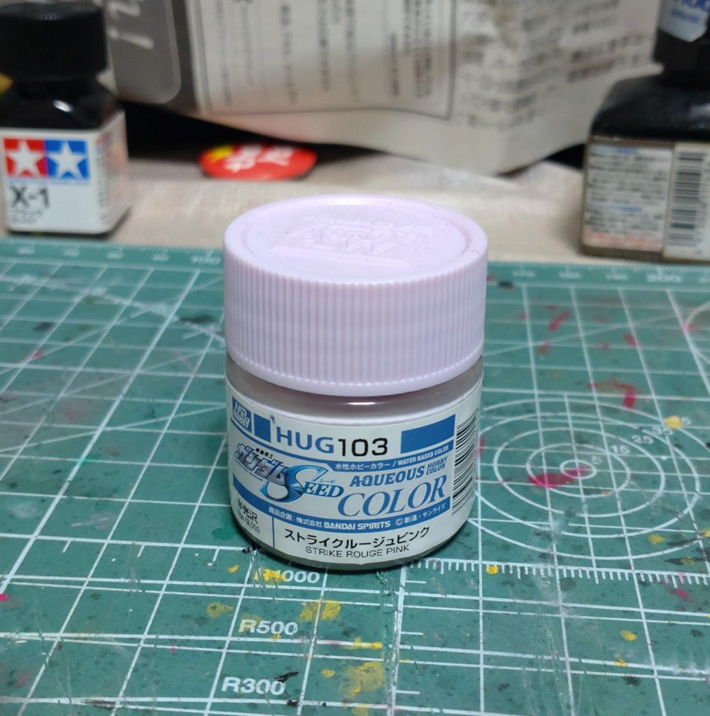 ルージュ・ピンク調合しようと思いましたが、自信なかったので、ネットで調べたら専用色あったので買ってみました。ルージュピンク→筆塗り　ピンク→ガンダムマーカー　ボディ赤→ガンダムマーカー（シャアレッド）