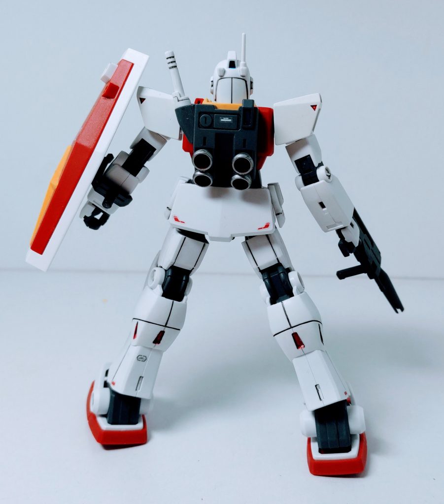 見づらいけど、バックパックのバーニア塗装してます。脚部スラスターも同様。