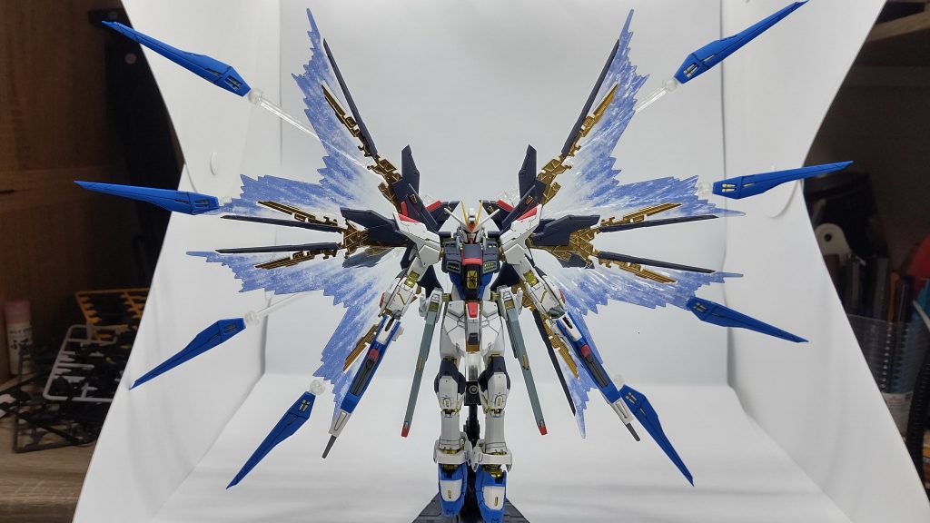 ドラグーン射出。思ったり横広で撮影ブースに収まらなかった………後ろのごちゃごちゃしてるのはお気になさらず………wそして撮ったあとに細かい間違いにきづくっていう………