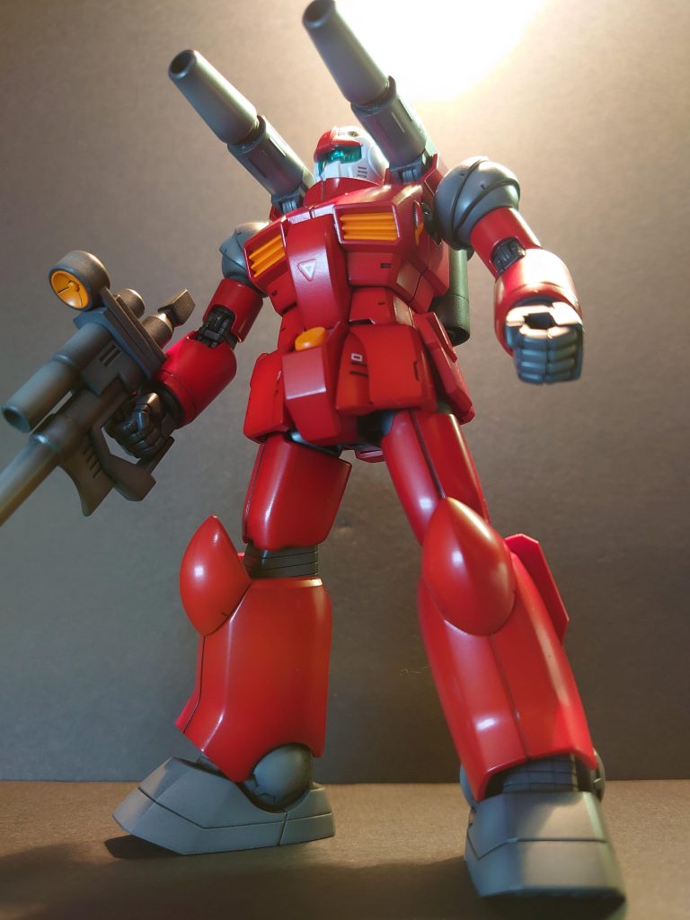 過去作のガンキャノンは半艶の彩度の高いグラデーション塗装で