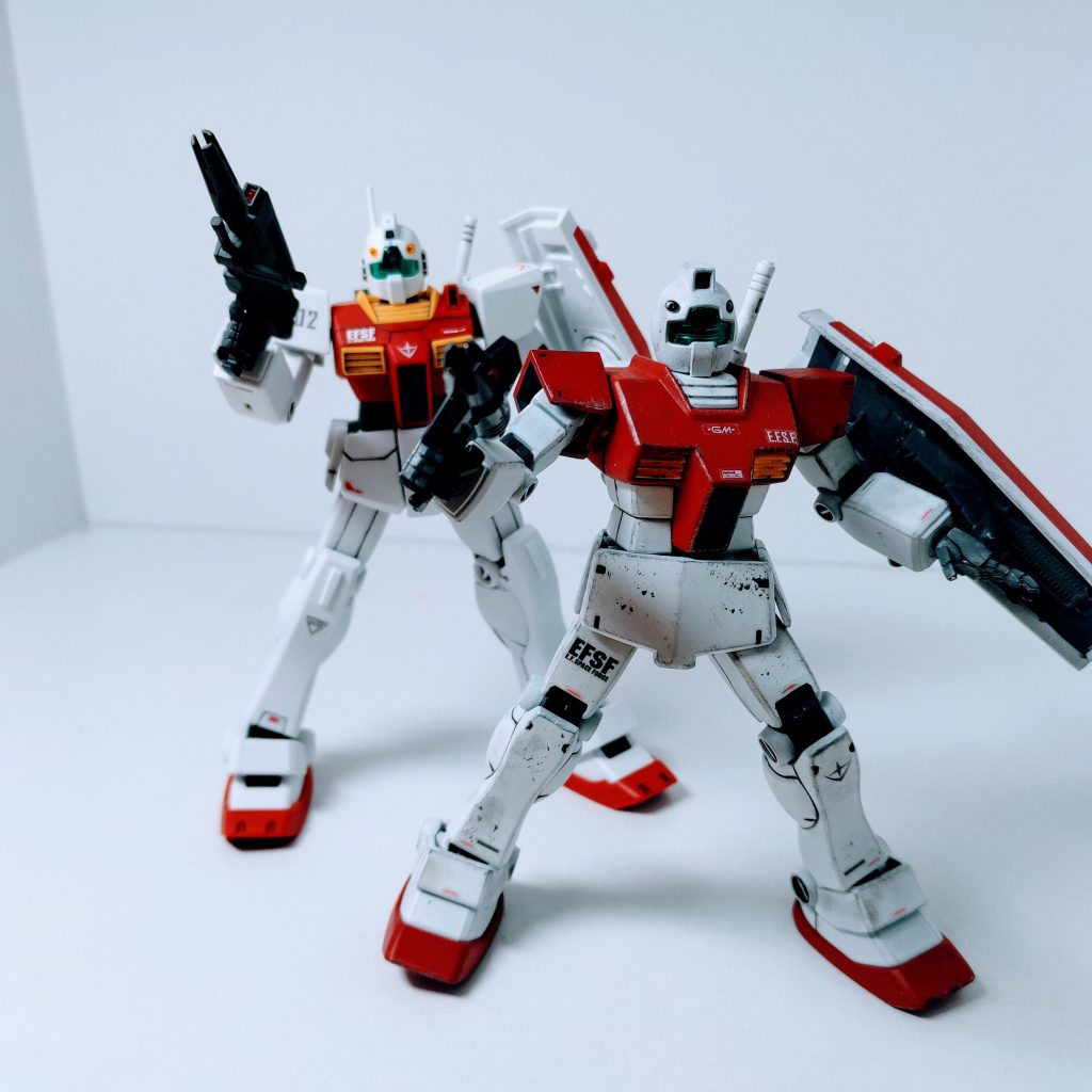 初代ジムと並べてみました。ジムⅡの方が足が長いのはなぜ?