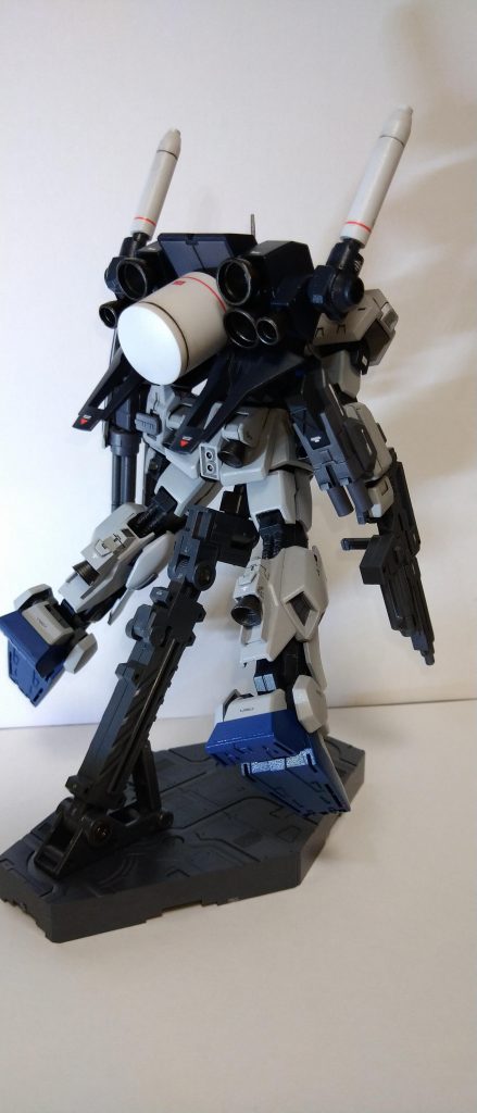 スラスター全開で戦闘中域に接近・・・からの