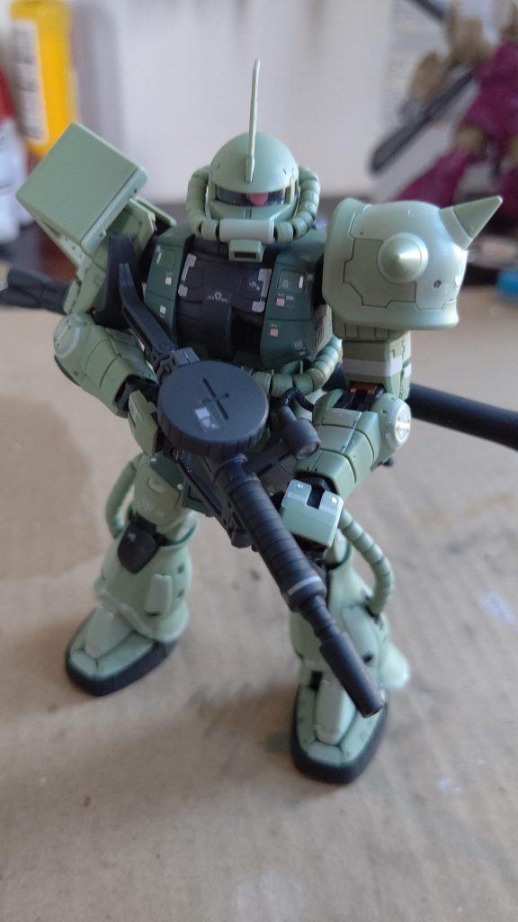 素組み→光沢→デカール+スミ入れ→つや消し だけですが、完成度高いですね💦腕では無く、バンダイ様々ですw