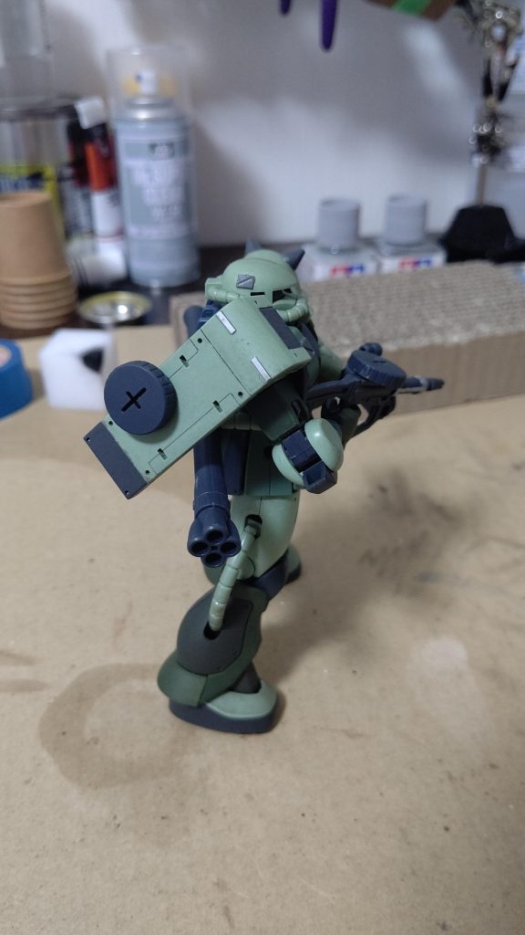 シールドはモールドを彫って、色分けとチップ追加。