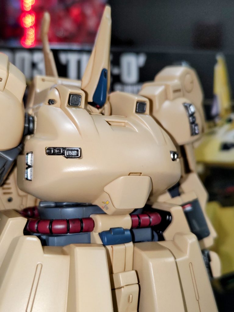 バストアップ。モノアイはHアイズの1.8mmです。