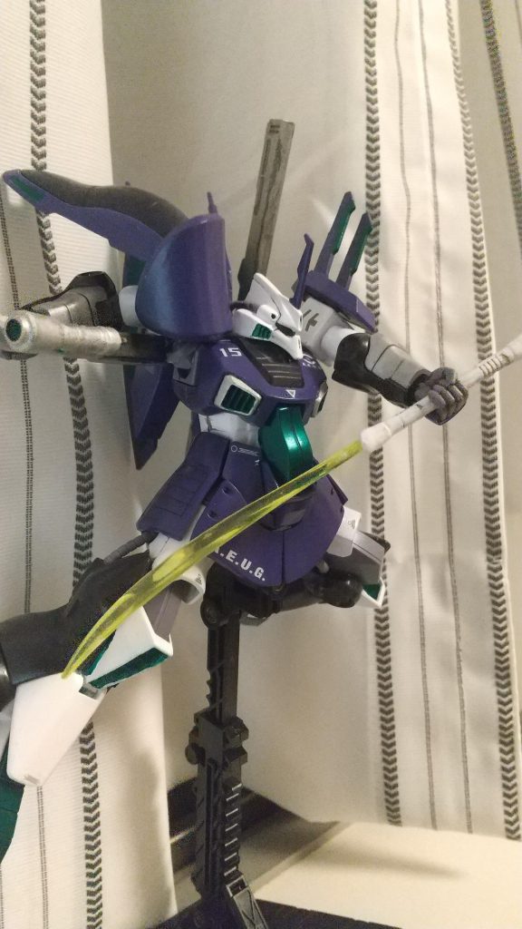 横からゲルググよりヒットボックスが大きくなく、かといってジムやネモのように細すぎないちょうどイイサイズ!好きです これもディジェのいいところ