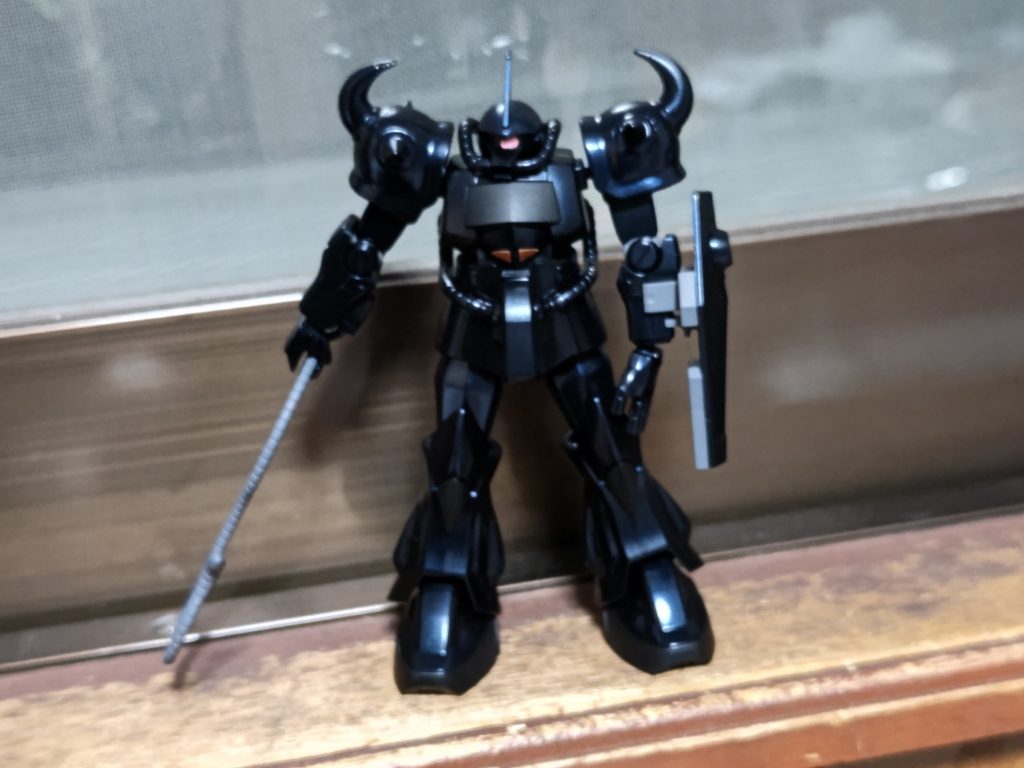 以前のグフカスタムとは違いかなりダークになんて言ってますがプリズムブルーブラック使ってみたかっただけだよね良い色です