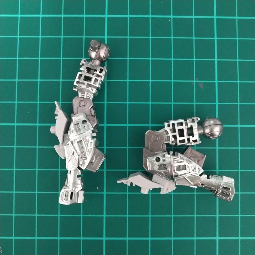 フレームは塗り分けるとかっこよいんですよね。今更ながらフレームだけで組み上げて写真残しとけば良かったかな。