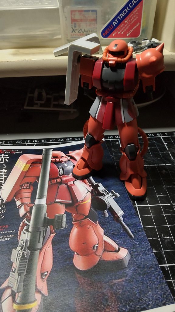 アンテナ跡を埋めてスジボリ。シールドは丸々交換。スカートの分割変更です。ずっとこの作例を見てモチベを保ちながら作業していました‪w