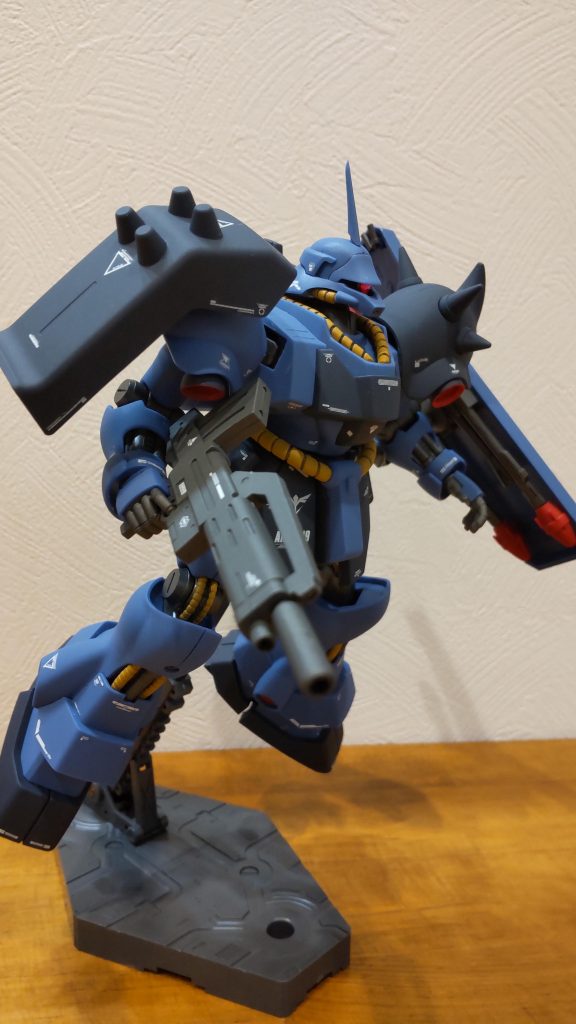 なかなかすごいボリュームです。子供のおもちゃを横目に飾っておくのに肩身が狭いです(^_^;)