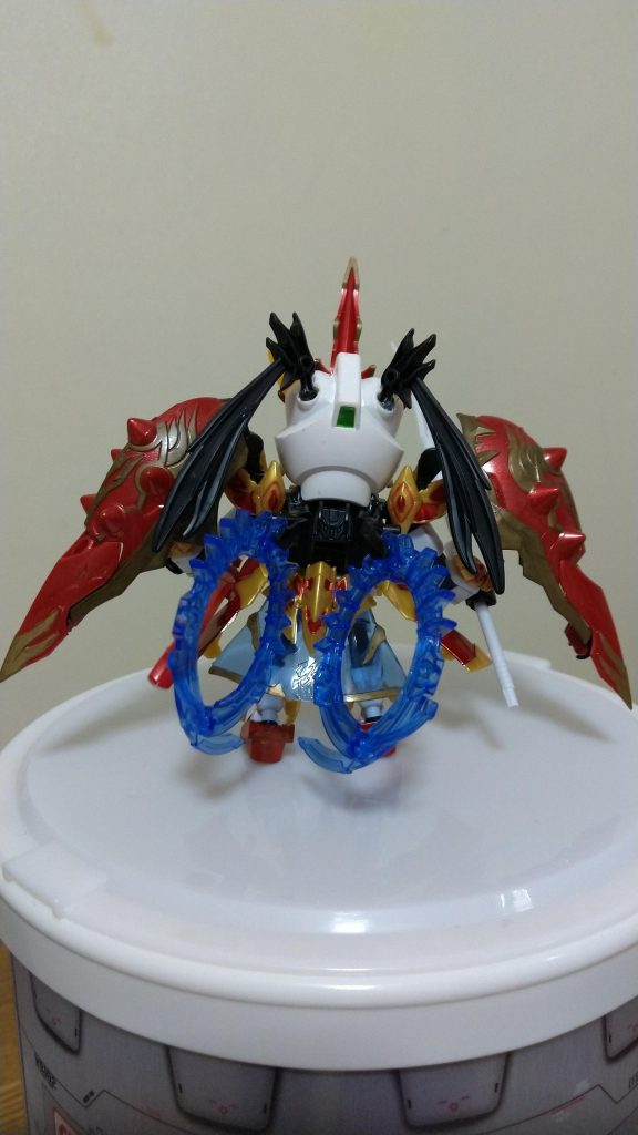 後ろはこんな感じ。本来孫尚香ガーベラの頭にお団子が付くのですが!無理やりクシャトリヤのお下げを接着。しかし、少しのことですぐにズレるという欠陥使用ですw