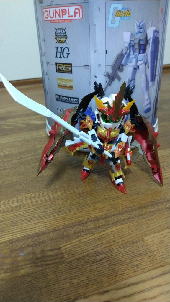 コアガンダムの腕を使っているので薙刀を両手で持つこともできます。