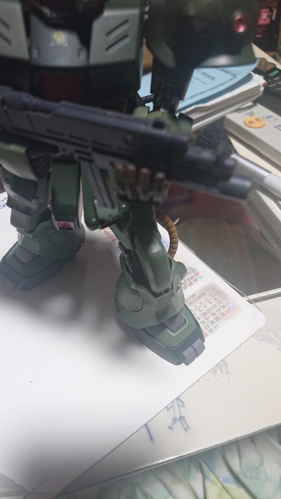 ハンドパーツは、サフのアイボリーで。